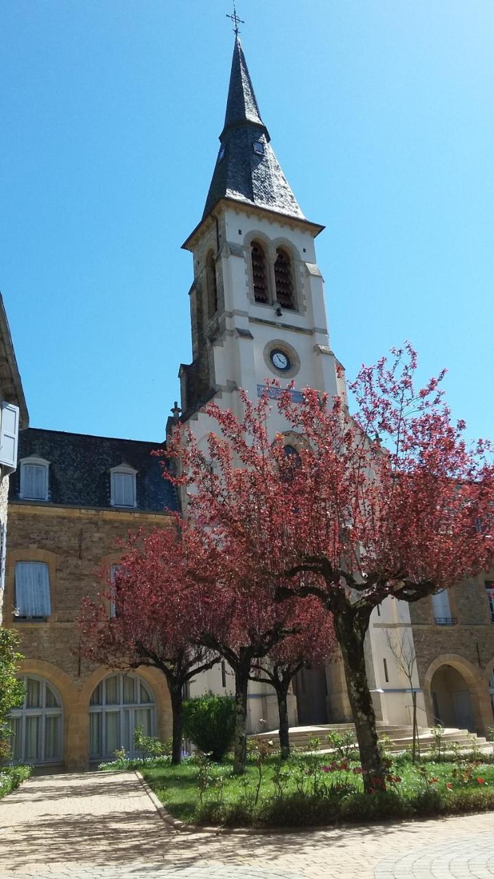 Hotel Accueil Du Couvent De Malet Saint-Côme-dʼOlt Exterior foto